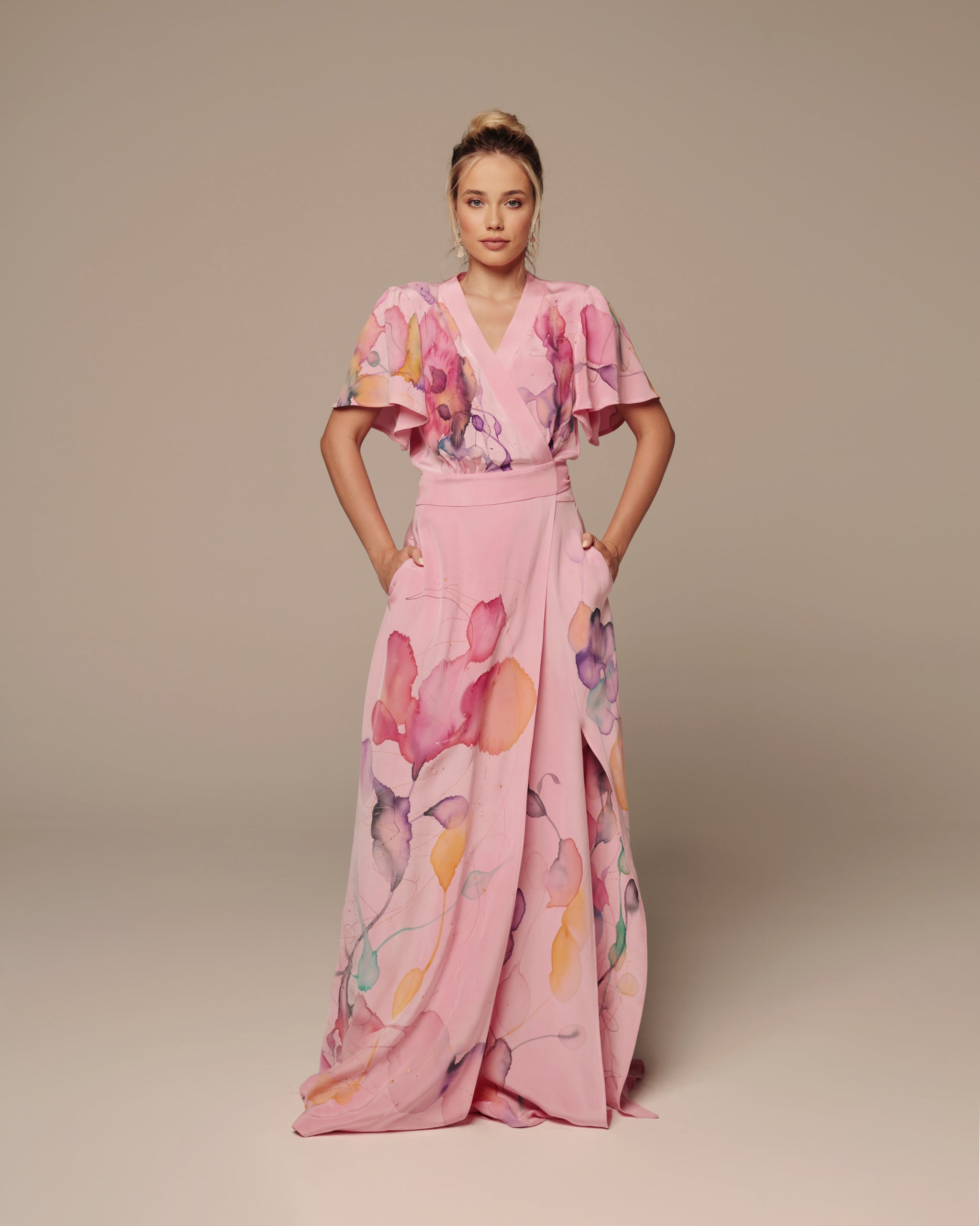 HAND-PAINTED SILK COLLECTION BALESSA HAND-PAINTED SILK COLLECTION BALESSA